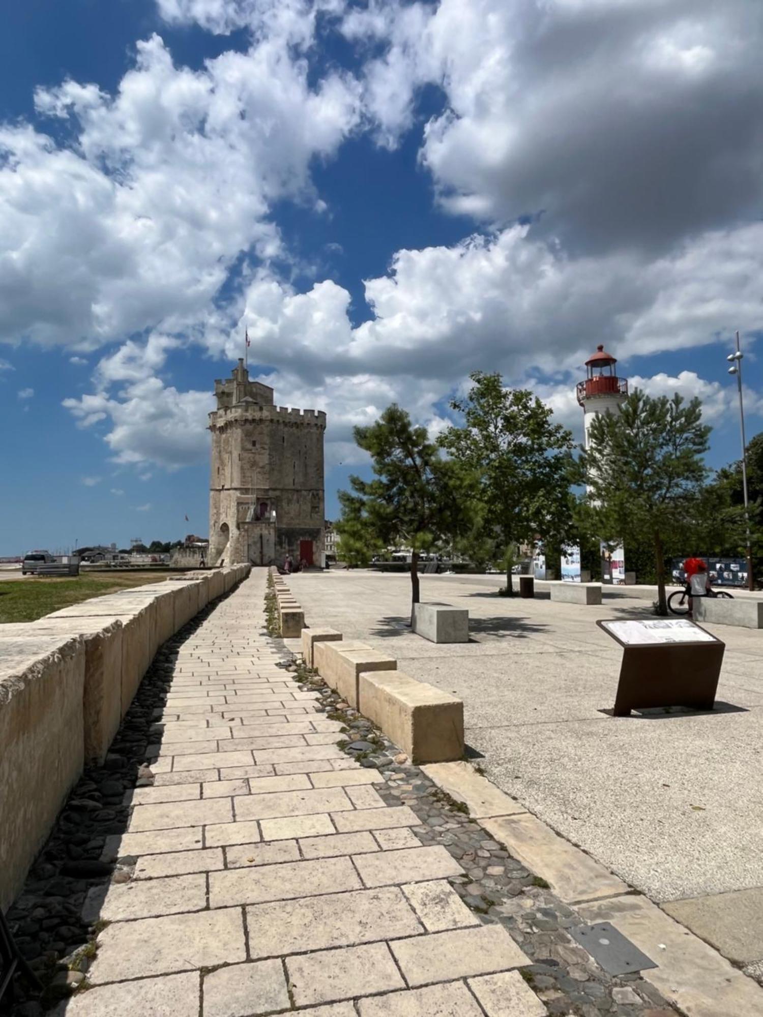 La Tour Saint-Nicolas La Rochelle  Exterior photo
