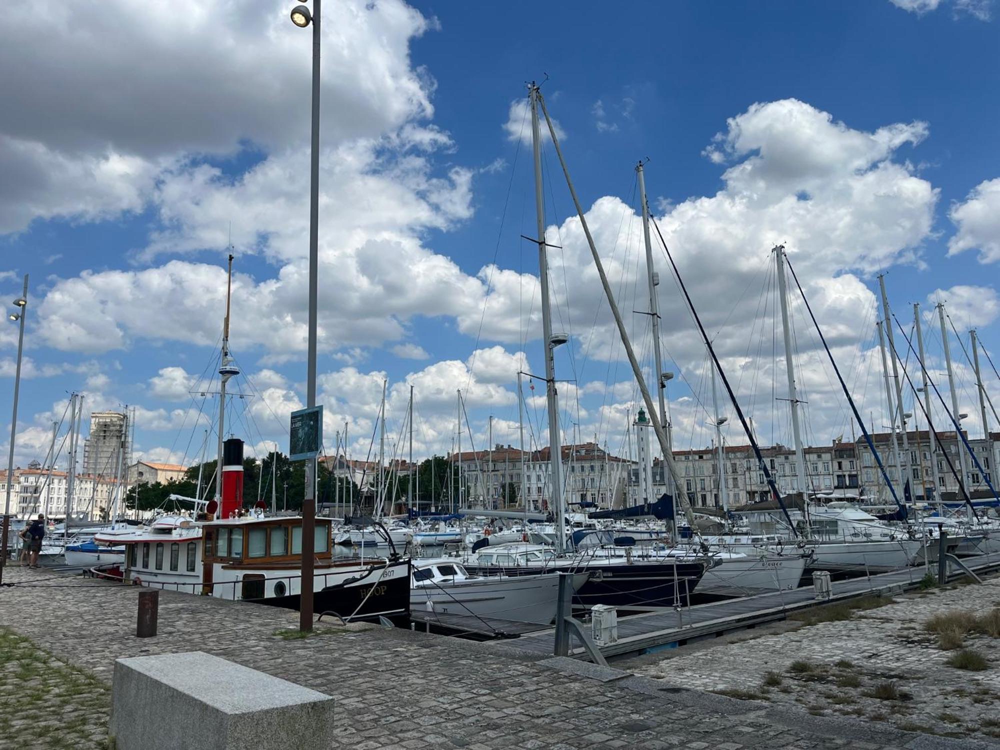 La Tour Saint-Nicolas La Rochelle  Exterior photo